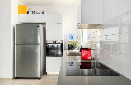 Netanya Apartment | Mamad Sea Breeze Netanya Retreat by Sea N' Rent