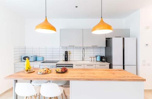Tel Aviv Apartment | Mamad Sunlit Elegant 3BR Stay with Mamad