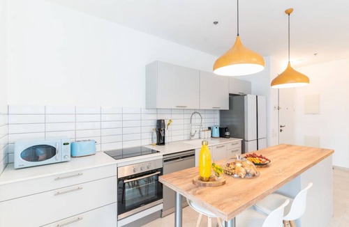 Tel Aviv Apartment | Mamad Sunlit Elegant 3BR Stay with Mamad