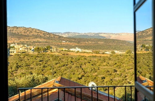 Merom HaGalil Apartment | Mamad Sunny Hilltop Hideaway