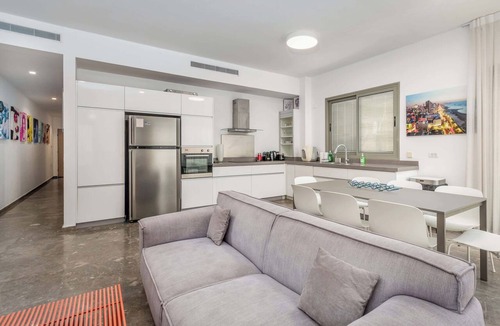 Tel Aviv Promenade Apartment | Mamma Mia 3BR in Frishman beach by HolyGuest