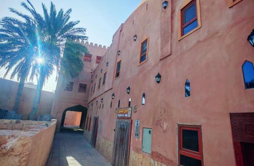 Nizwa Hotel | Manazil Inn نزل المنازل