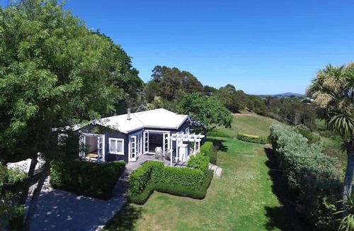 Palm Beach House | Manea Villa - Spacious Family Home Near Oneroa