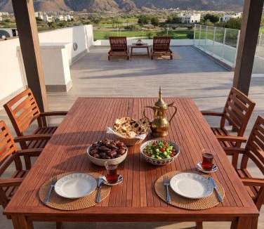 As Sifah Apartment | Manzar View - Private Rooftop Dining & Epic Views