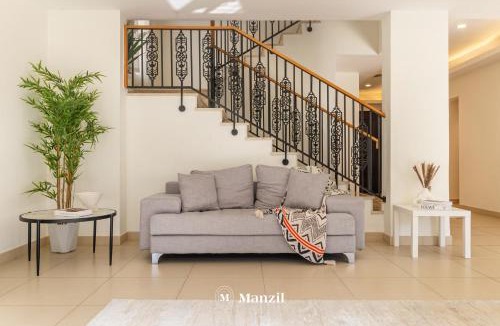 Dubai Villa | Manzil - 4BR Villa in Prime Location with Private Garden