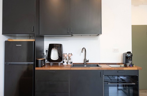 Gesher HaZiv Apartment | Margalit Luxury Suite: Heated Pool & BBQ