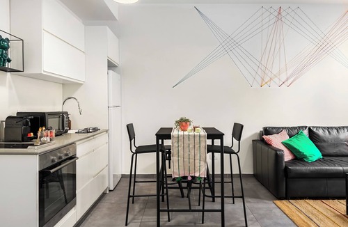 Tel Aviv Promenade Apartment | Marvelous 1BR apartment with AC in Allenby