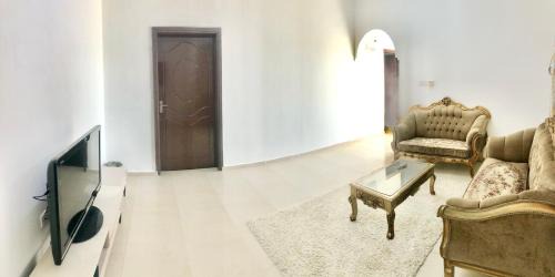 Masirah House | Masirah oyster