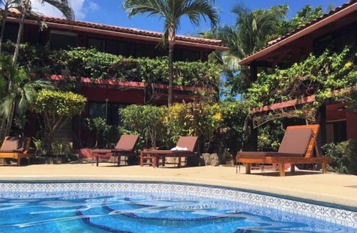 Santa Cruz Apartment | Massai Apartments #8 sleeps 2