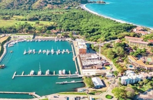 Santa Cruz Apartment | Massai Apartments #9 sleeps 2