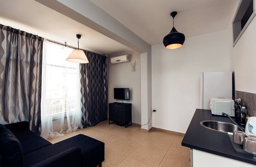 Netanya Apartment | Masterful Kikar Netanya Apartment