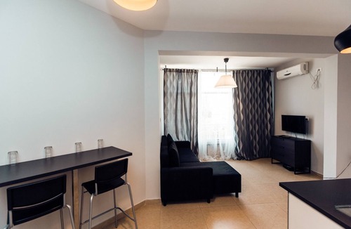 Netanya Apartment | Masterful Kikar Netanya Apartment