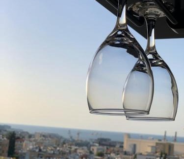 Wadi Nisnas Apartment | Maya New Guest House -Panoramic Sea&CityCentre View, Haifa
