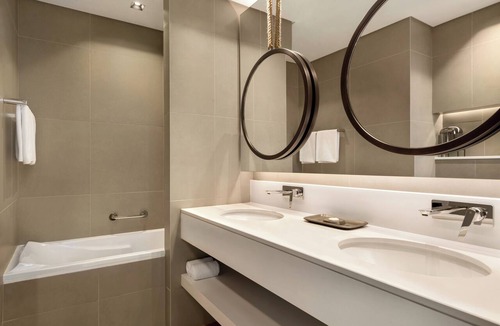 Deira Hotel | Mercure Dubai Gold District