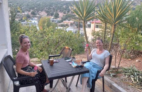 Ajloun House | Mhna guest house بيت الضيافة الريفي