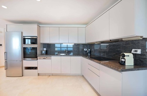 Tel Aviv Promenade Apartment | Miami Vibes 2BR in Isrotel tower by HolyGuest