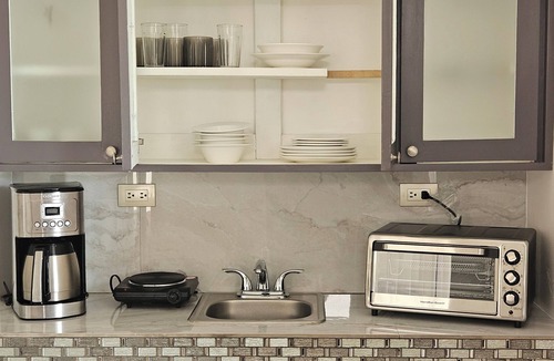 Naranjito Apartment | Mini Apartment self contained sleeps 4.