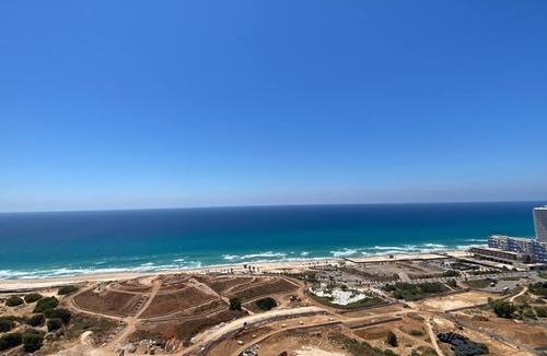 Bat Yam Apartment | Mini penthouse on the 32nd floor in Bat Yam