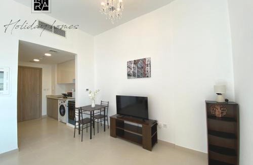 Dubai Apartment | Mira Holiday Homes - Serviced Studio in Una Apartment