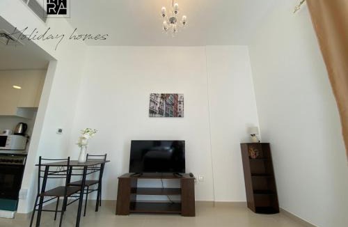 Dubai Apartment | Mira Holiday Homes - Serviced Studio in Una Apartment
