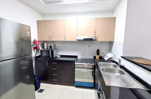 Dubai Apartment | Mirage 1 Residence Lavish Modern Apartment with Balcony