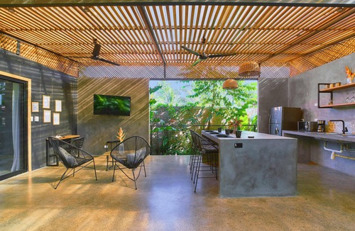 Puerto Viejo de Talamanca Villa | Modern villa w/A/C & kitchen 500m from the sea