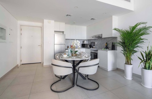 Umm Suqeim 3 Apartment | Modern 1BR in Lamtara 3 with Community Views!