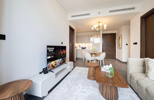 Nad Al Sheba Apartment | Modern 2 Bedroom Apartment in Sobha Hartland
