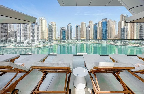 Dubai Marina Apartment | Modern 2BR High Floor Haven in Vida Dubai Marina