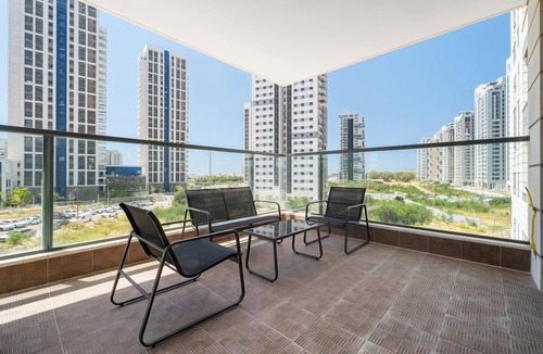 Rishon LeTsiyon Apartment | Modern 4BR Apt l Balcony l Mamad l Bldg Renovation