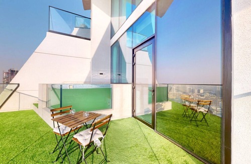 Jumeirah Village Circle Apartment | Modern 1 Bed l Private Pool l Community Views