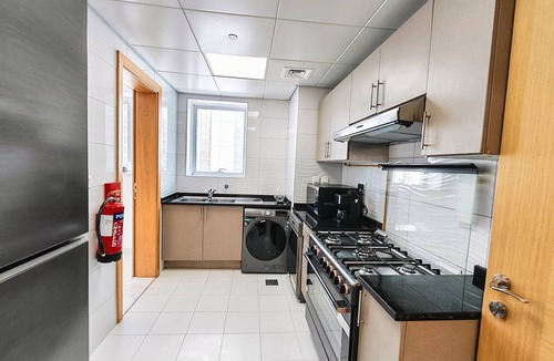 Al Danah Apartment | Modern Apartment Abu Dhabi, 2BD, Beach View