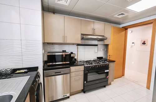 Al Danah Apartment | Modern Apartment Abu Dhabi, 2BD, Beach View