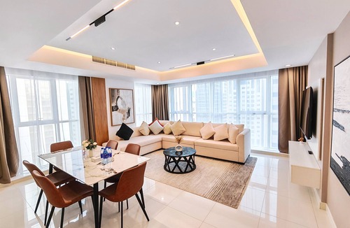 Al Danah Apartment | Modern Apartment Abu Dhabi, 2BD, Beach View