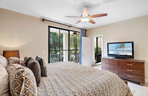 Coco Condo | Modern Condo w/Lush Garden Views & Resort-Style Amenities