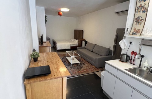 Florentin Apartment | Modern Double Bed Apartment in Central Tel Aviv – 10 Min to Beach, Free Wi-Fi