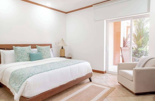 Herradura Apartment | Modern Ground-Floor Condo @ Los Sueños