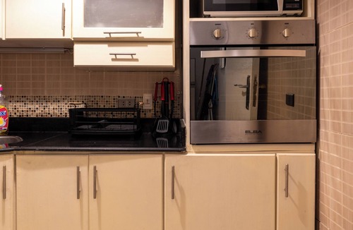 Zamalek Apartment | Modern Lodge | Steps from the Nile Promenade – Cafés, Dining & Scenic Walks