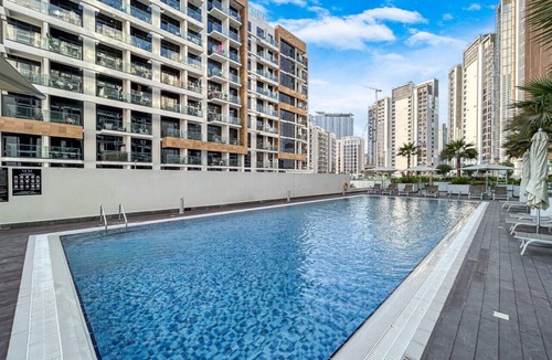 Nad Al Sheba Apartment | Modern Luxe Studio in the Heart of Meydan