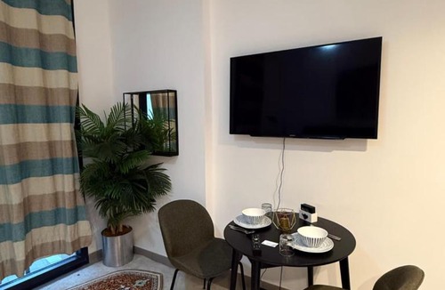 Sharjah Apartment | Modern studio Al mamsha by Alef