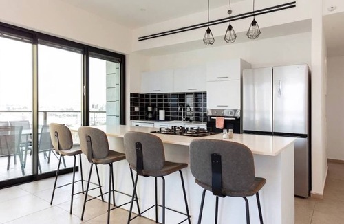 Bat Yam Apartment | Modern Tower Apt w/Spectacular Sea View | Mamad