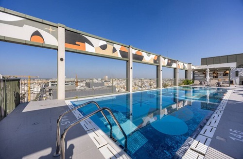 Al Satwa Apartment | Mood 22 - Deluxe Loft Studio with Private Terrace