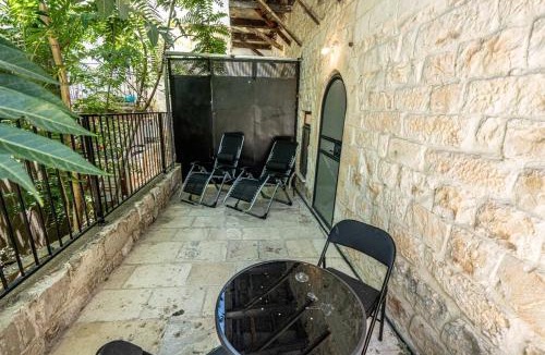 Safed Old City Apartment | Moses Luxury apartments 36 b