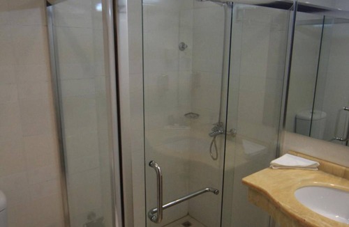 Al Ghubrah Ash Shamaliyyah Hotel | Muscat Inn Hotel