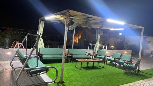 Al Kafrayn Ski Chalet | My farm