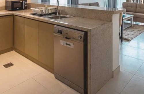 Al Sufouh 2 Apartment | MyDuomo: 2BR Creekside Apt with pool & community views