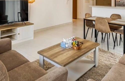 Al Sufouh 2 Apartment | MyDuomo: 2BR Creekside Apt with pool & community views