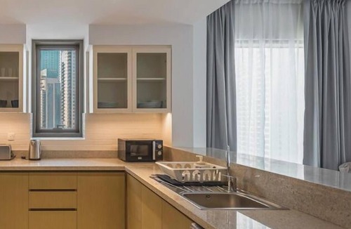 Al Sufouh 2 Apartment | MyDuomo: 2BR Creekside Apt with pool & community views