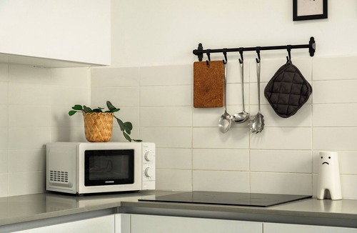 Kerem HaTeimanim Apartment | Nechmia 2BR apartment in marvelous Tel Aviv-Yafo with AC