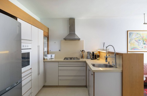 Tel Aviv Apartment | Neta's Urban Sanctuary 3-bedroom in Tel Aviv